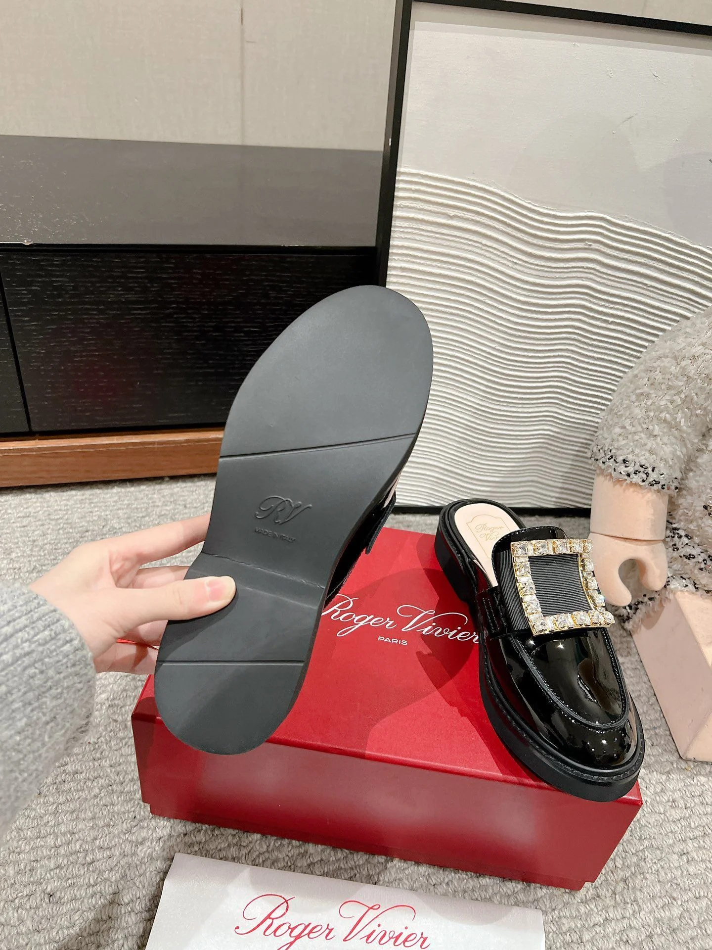 Sleek Roger Vivier Sandals 5842