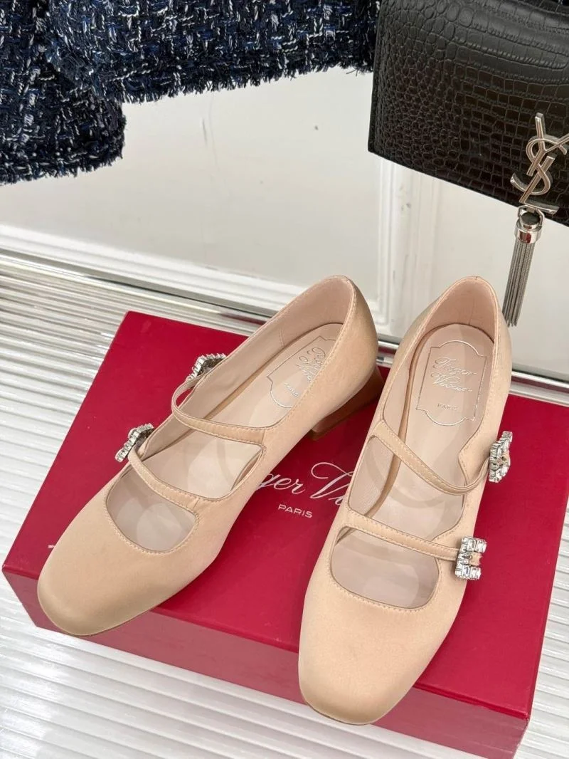 FlexibleFit Roger Vivier Shoes 7384