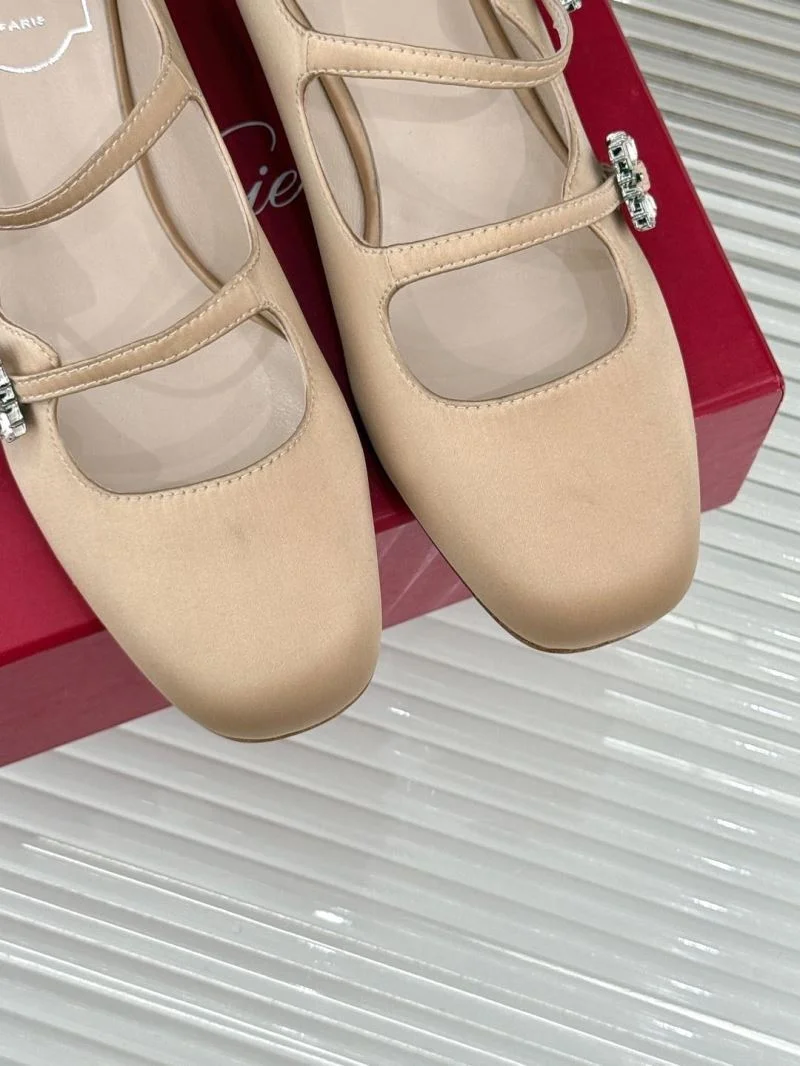 FlexibleFit Roger Vivier Shoes 7384
