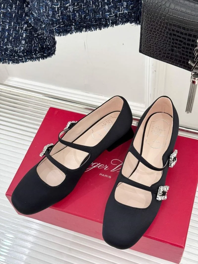 Roger Vivier Shoes Snug 7322