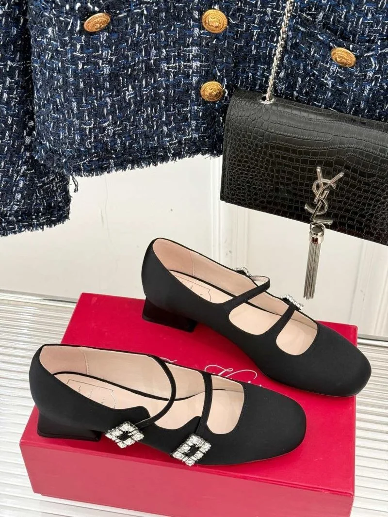Roger Vivier Shoes Snug 7322