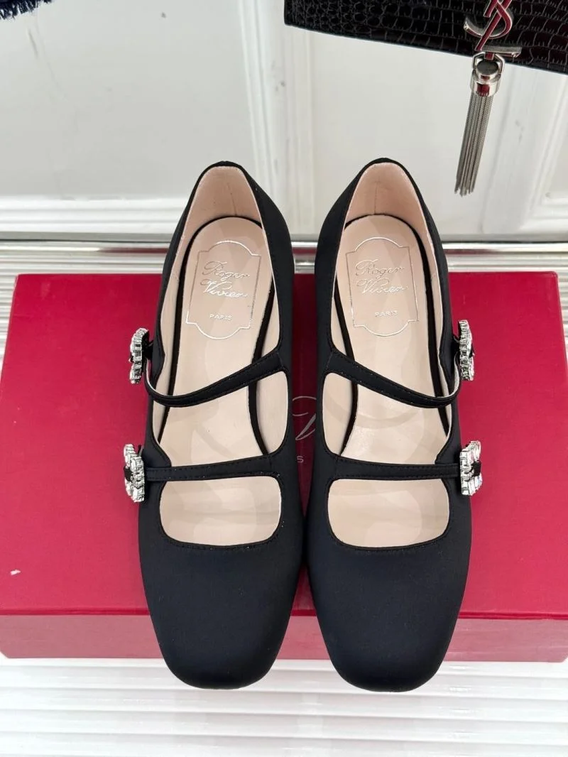 Roger Vivier Shoes Snug 7322