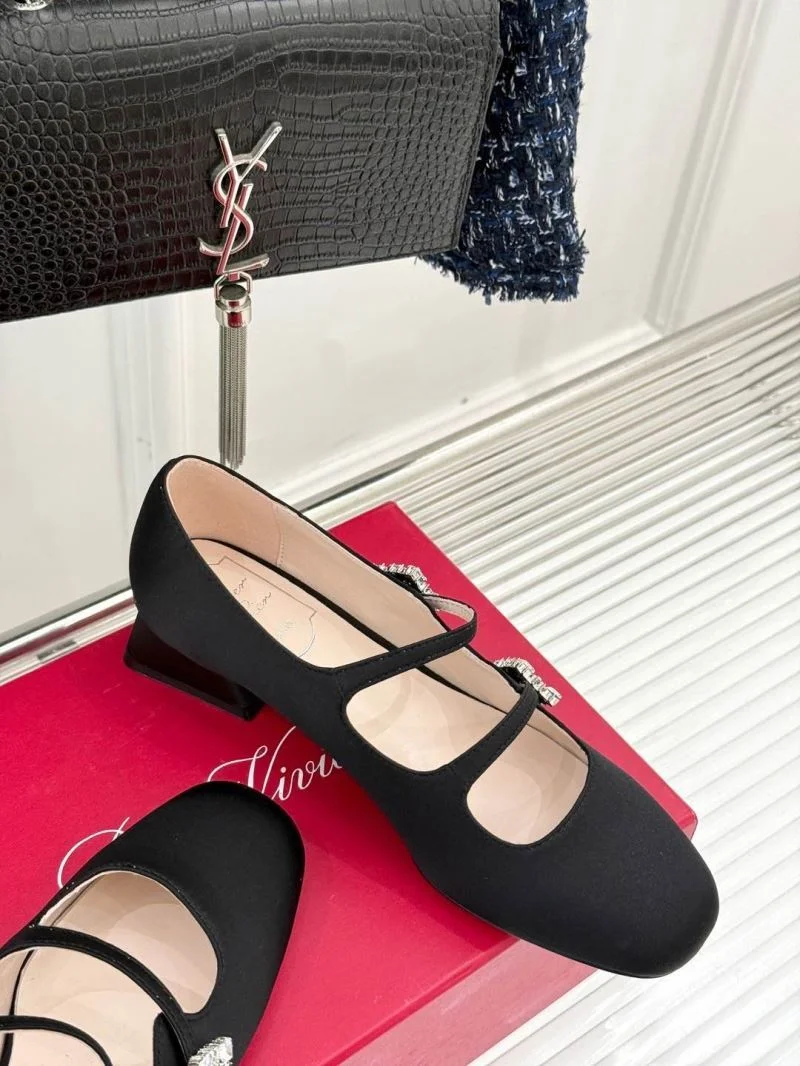 Roger Vivier Shoes Snug 7322