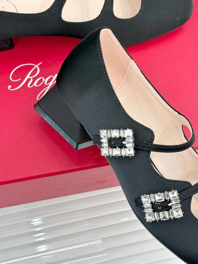 Roger Vivier Shoes Snug 7322