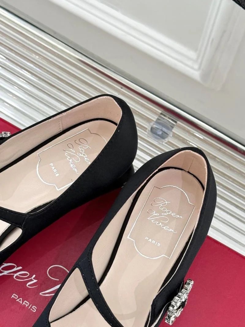 Roger Vivier Shoes Snug 7322