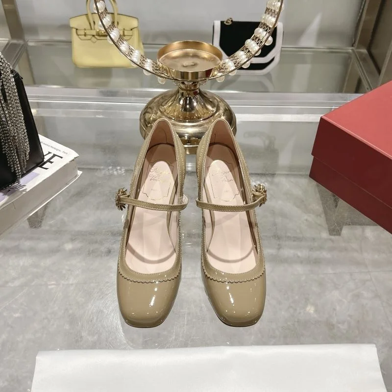 RelaxedFit Roger Vivier Shoes 11436