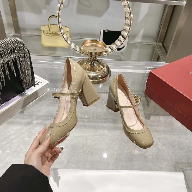 RelaxedFit Roger Vivier Shoes 11436