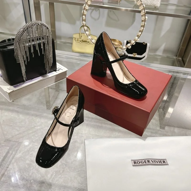 Lightweight Roger Vivier Shoes 11419