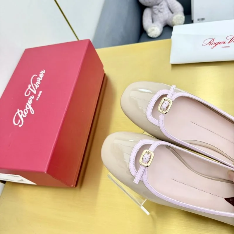 Lightweight Roger Vivier Shoes 11385