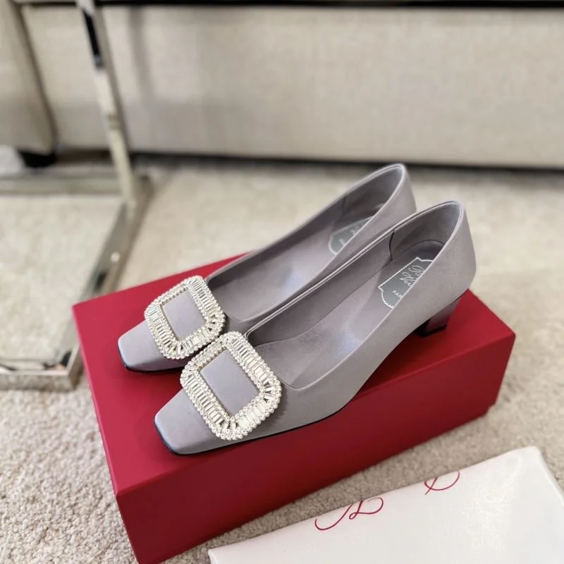 Minimalist Roger Vivier Shoes 11378