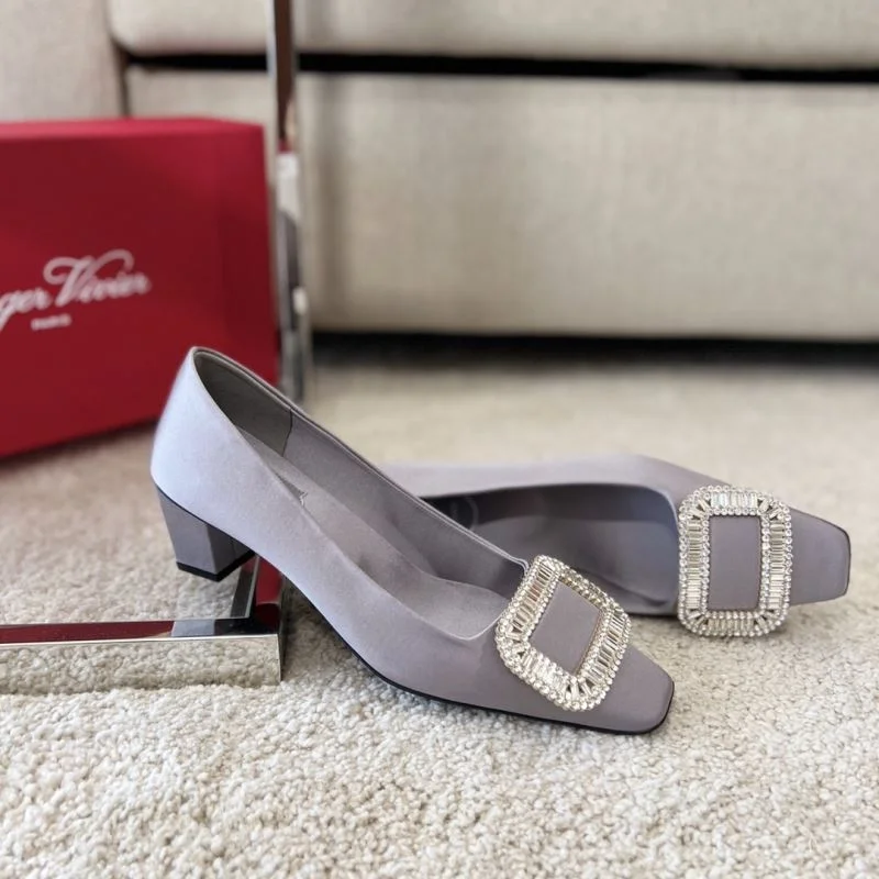 Minimalist Roger Vivier Shoes 11378