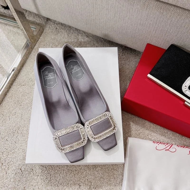 Minimalist Roger Vivier Shoes 11378