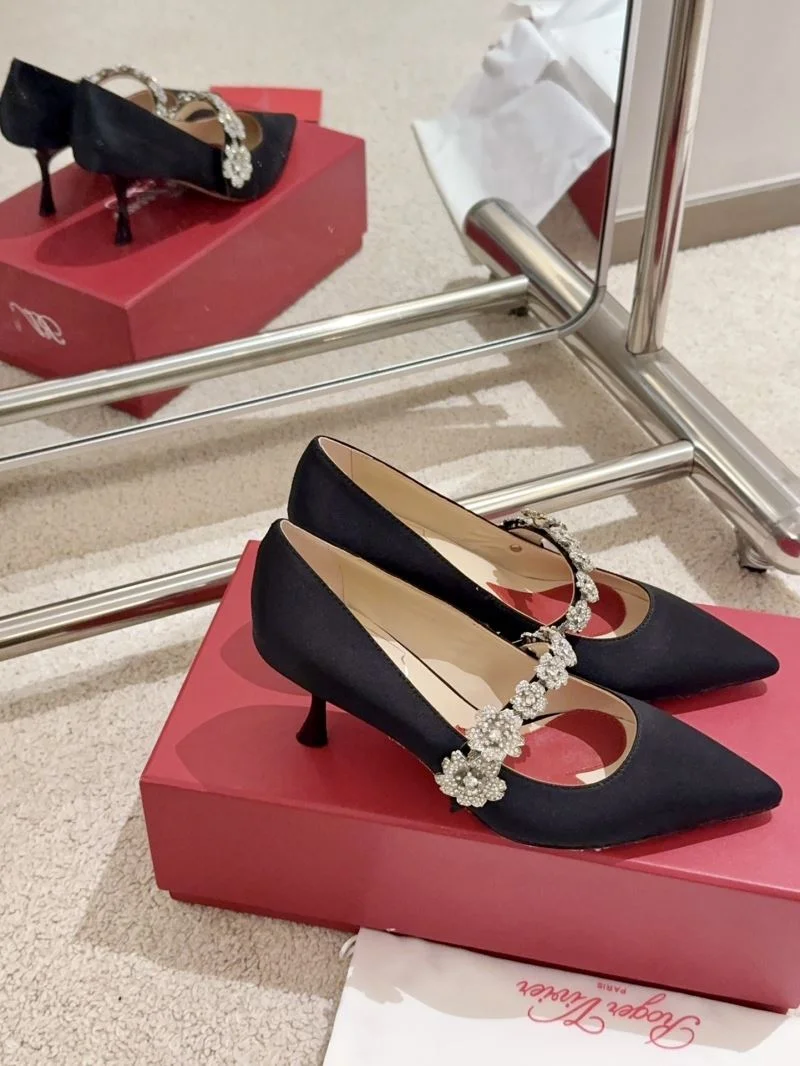 Sleek Roger Vivier Shoes 11339