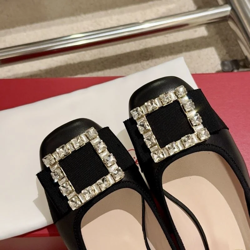 Sporty Roger Vivier Shoes 11298