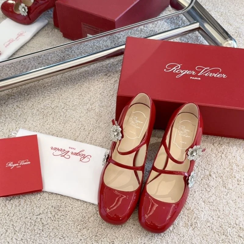 Minimalist Roger Vivier Shoes 11301