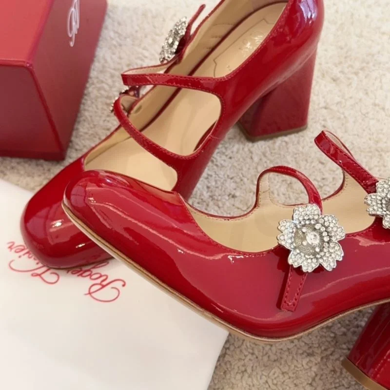 Minimalist Roger Vivier Shoes 11301