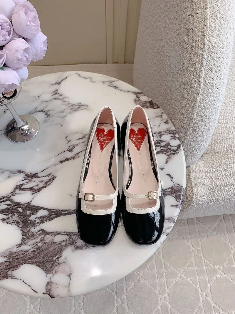 Functional Roger Vivier Shoes 9012
