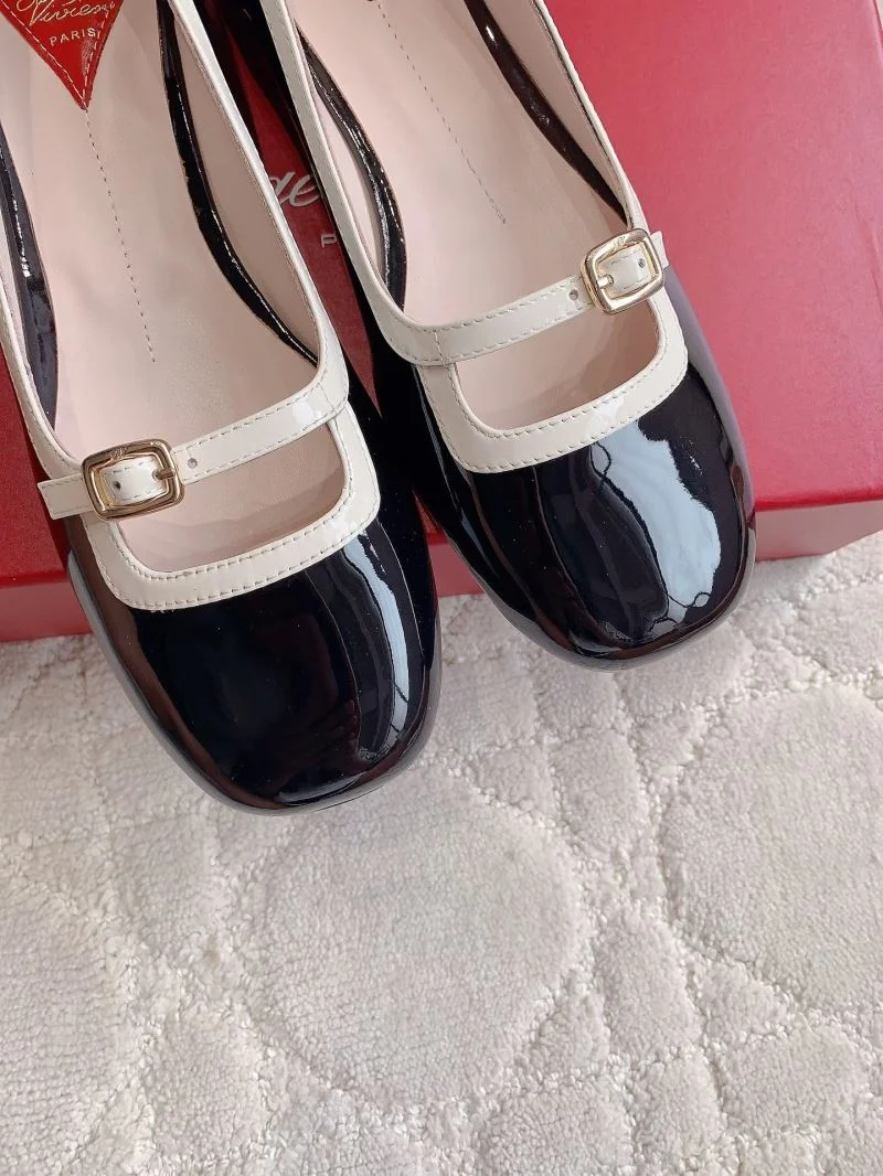 Functional Roger Vivier Shoes 9012
