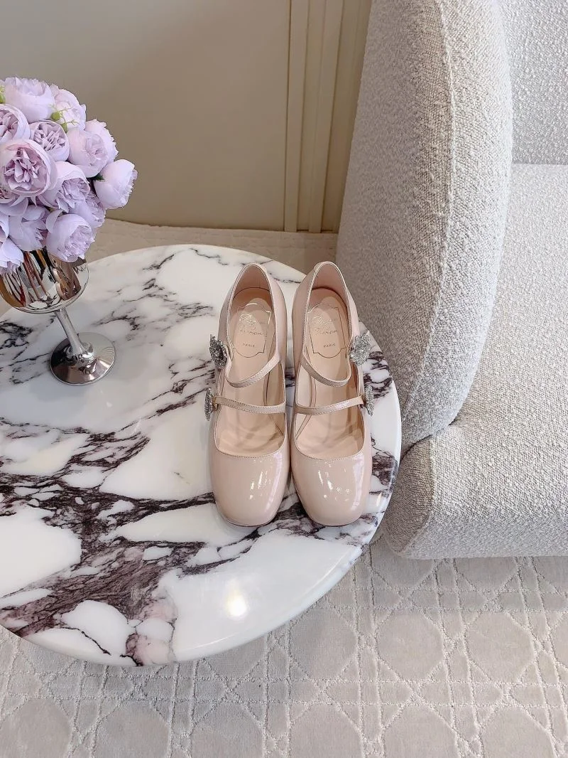 Roger Vivier Shoes Trendsetting 9030