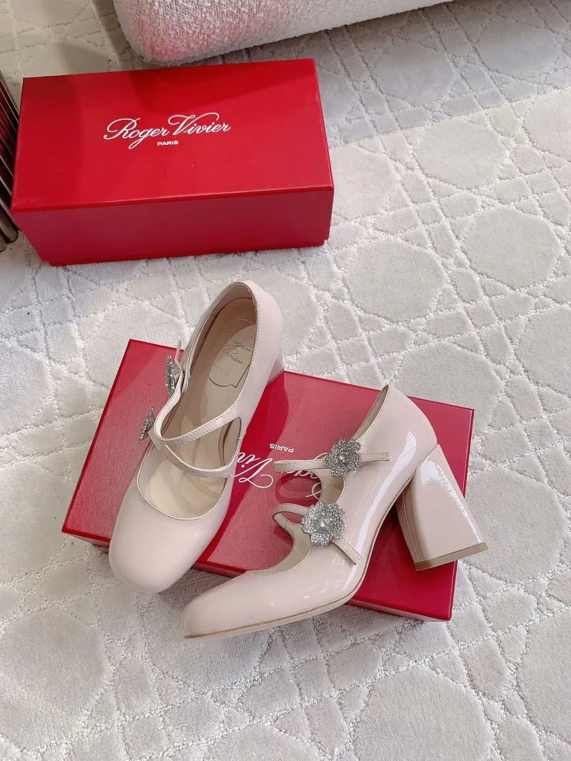 Roger Vivier Shoes Trendsetting 9030