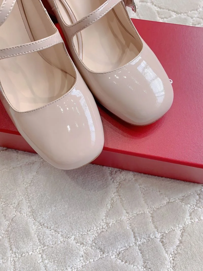 Roger Vivier Shoes Trendsetting 9030