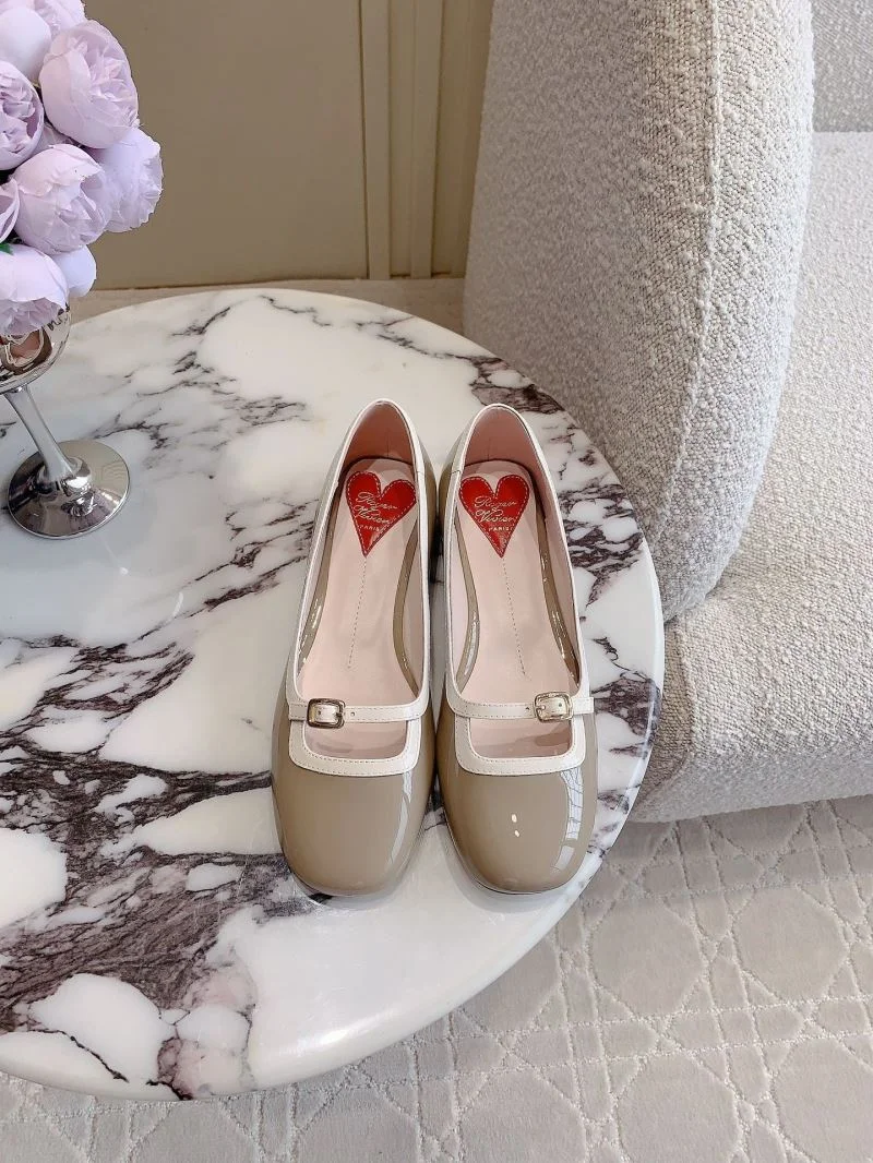 Roger Vivier Shoes Trendsetting 9004