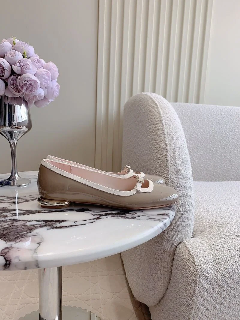 Roger Vivier Shoes Trendsetting 9004