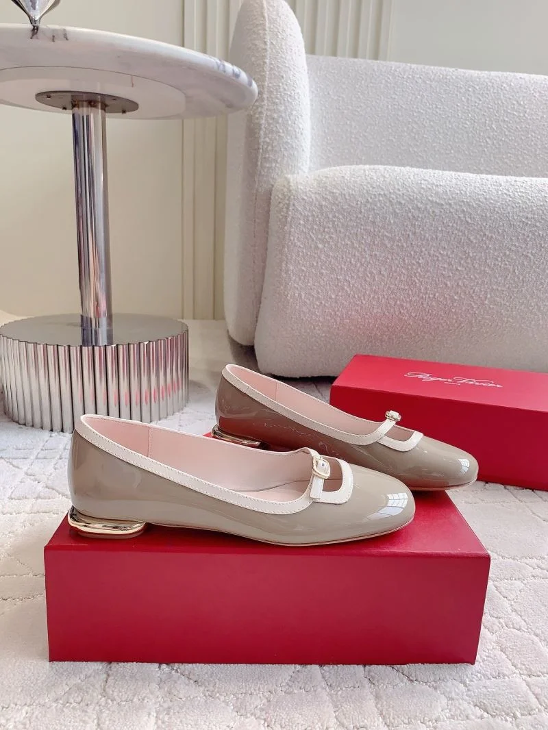 Roger Vivier Shoes Trendsetting 9004