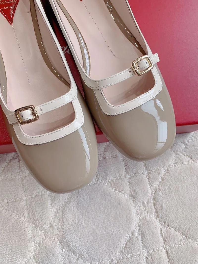 Roger Vivier Shoes Trendsetting 9004