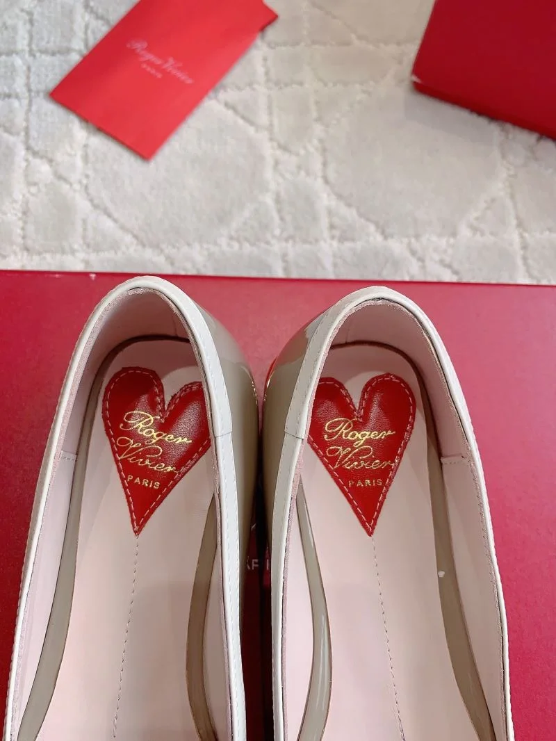 Roger Vivier Shoes Trendsetting 9004