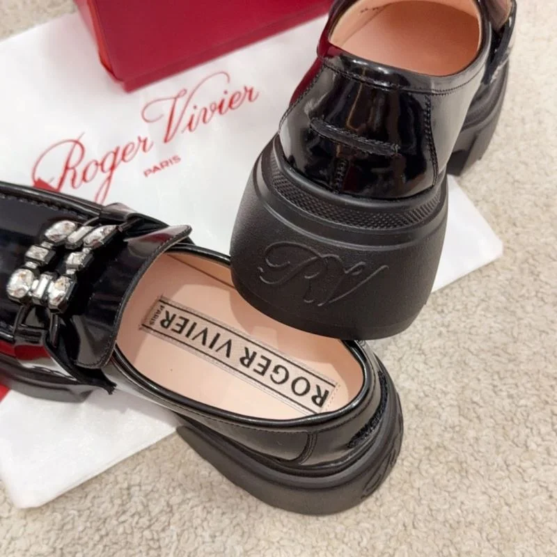 UrbanStyle Roger Vivier Shoes 9008