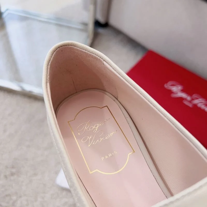 Resilient Roger Vivier Shoes 9003