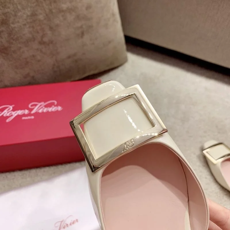 Roger Vivier Shoes Sporty 9001
