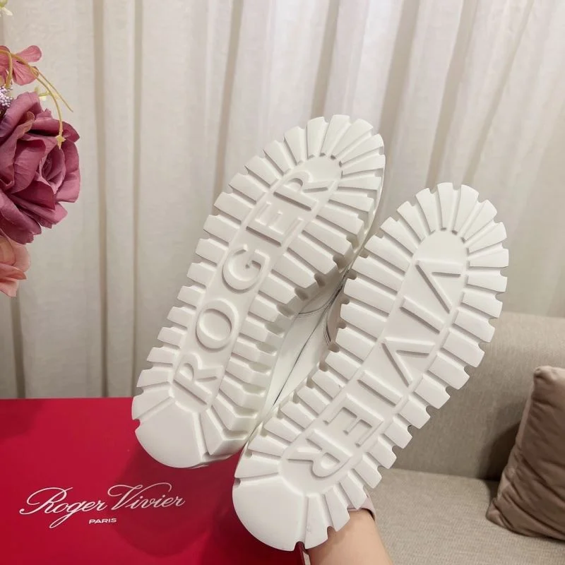 Sporty Roger Vivier Shoes 9038