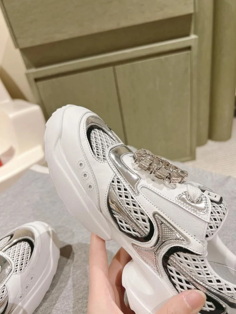 Roger Vivier Shoes WaterResistant 15481