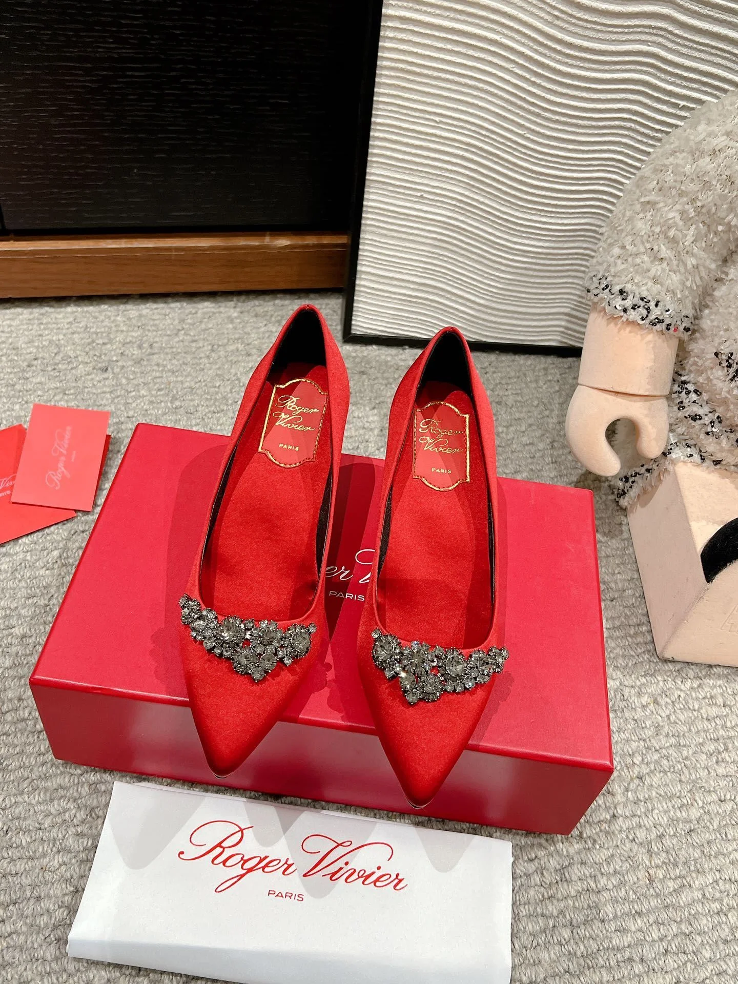 OnTrend Roger Vivier Shoes 5886