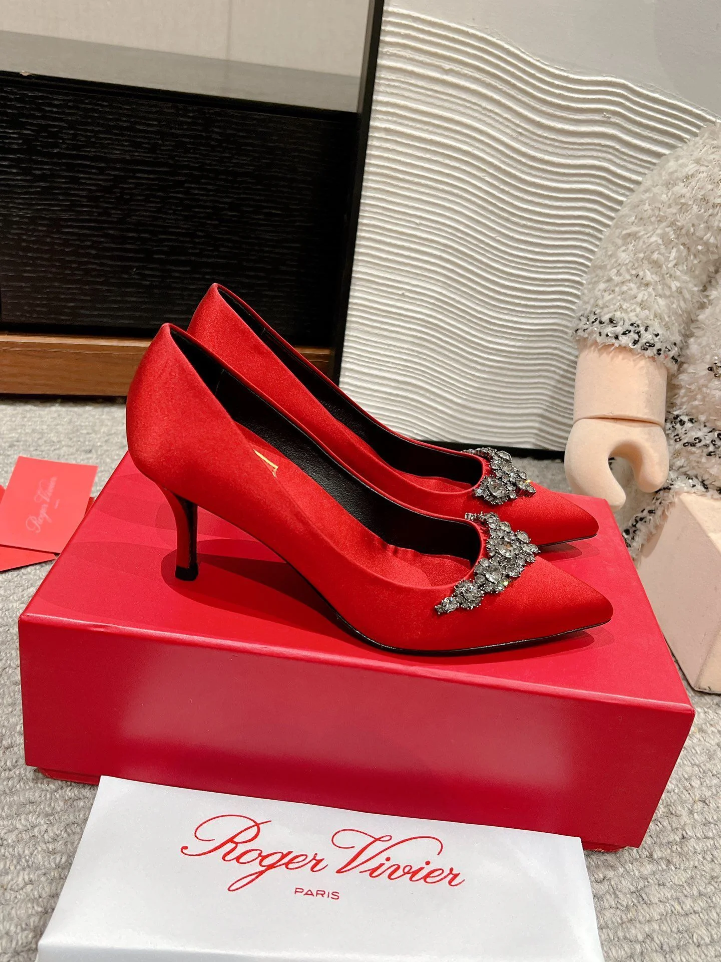 OnTrend Roger Vivier Shoes 5886