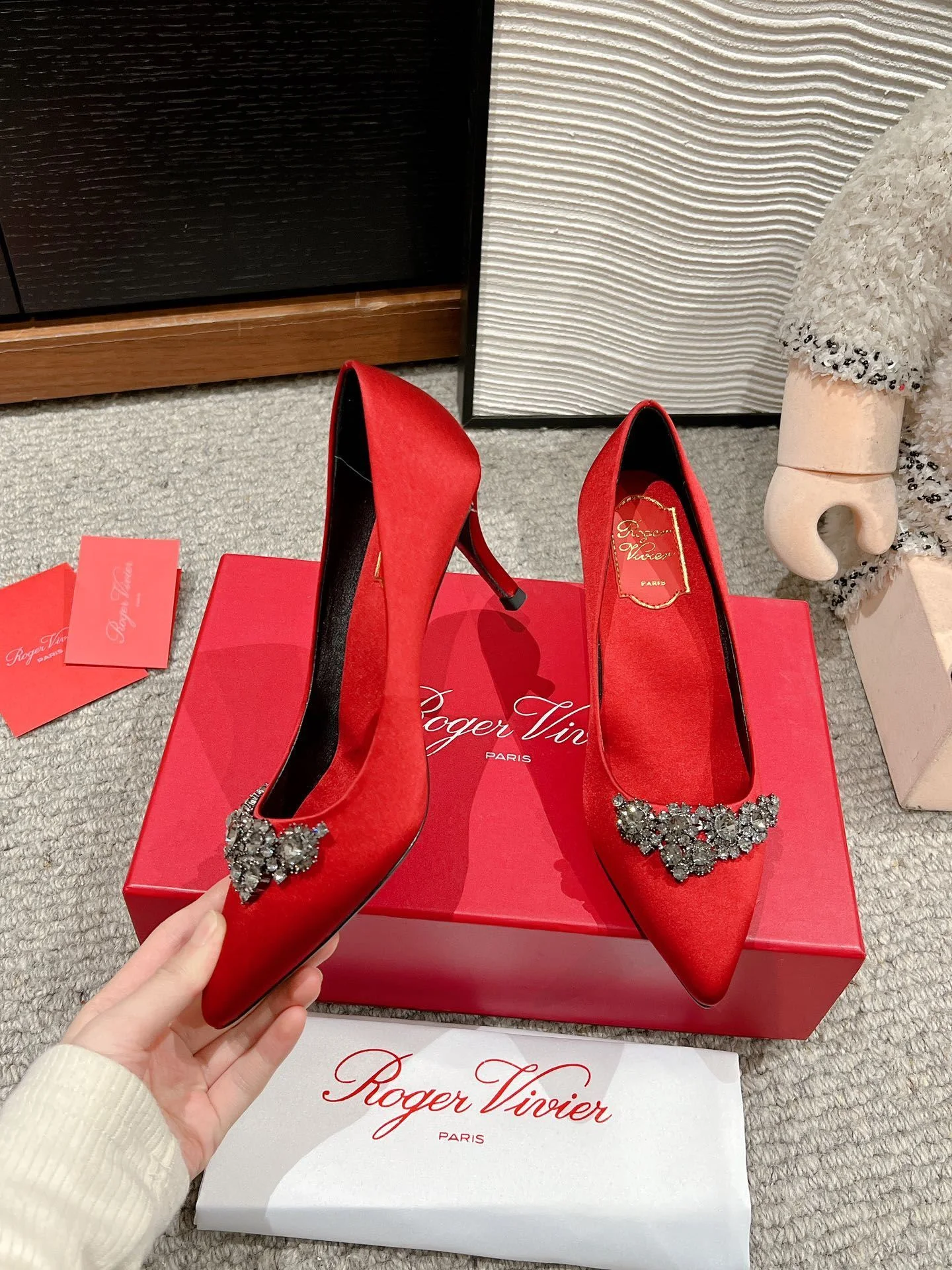 OnTrend Roger Vivier Shoes 5886