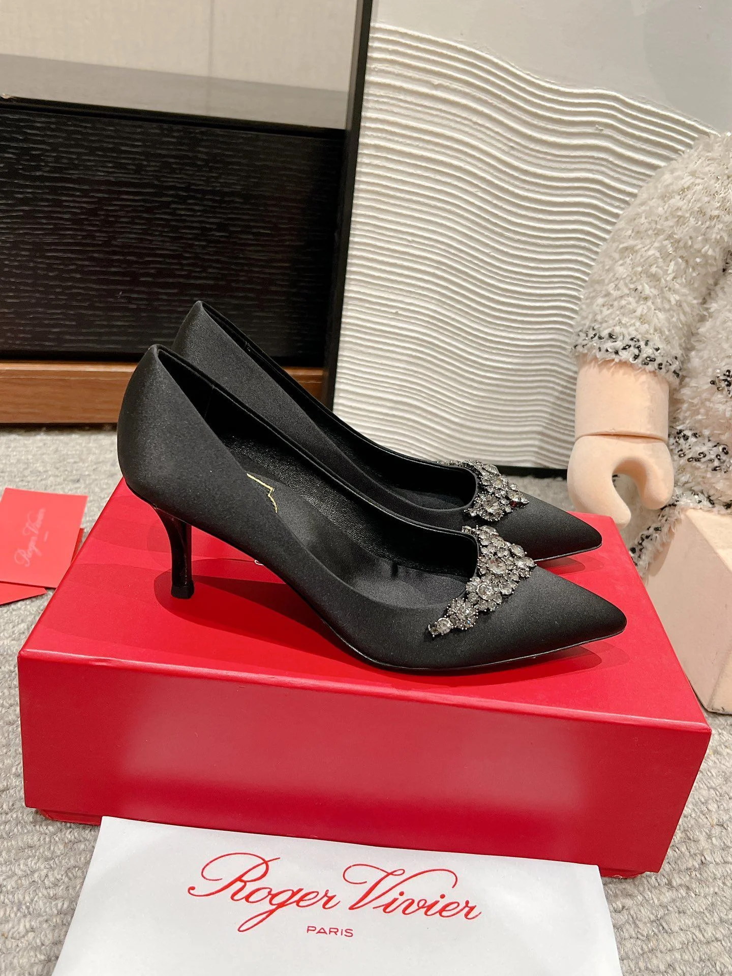 Roger Vivier Shoes FashionForward 5834