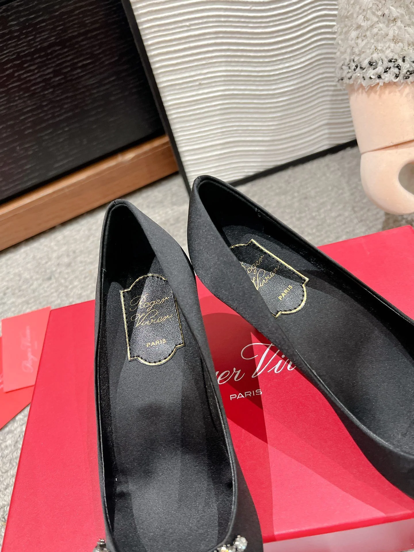 Roger Vivier Shoes FashionForward 5834
