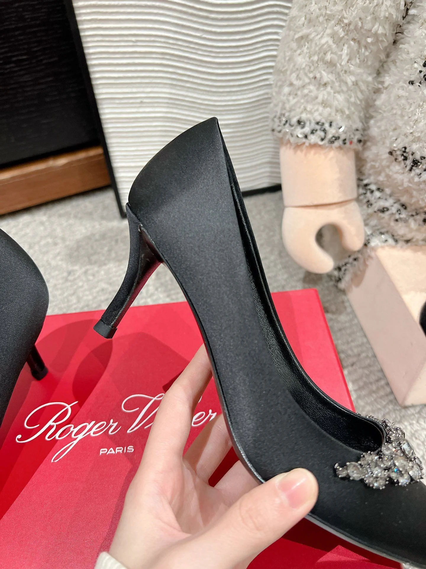 Roger Vivier Shoes FashionForward 5834