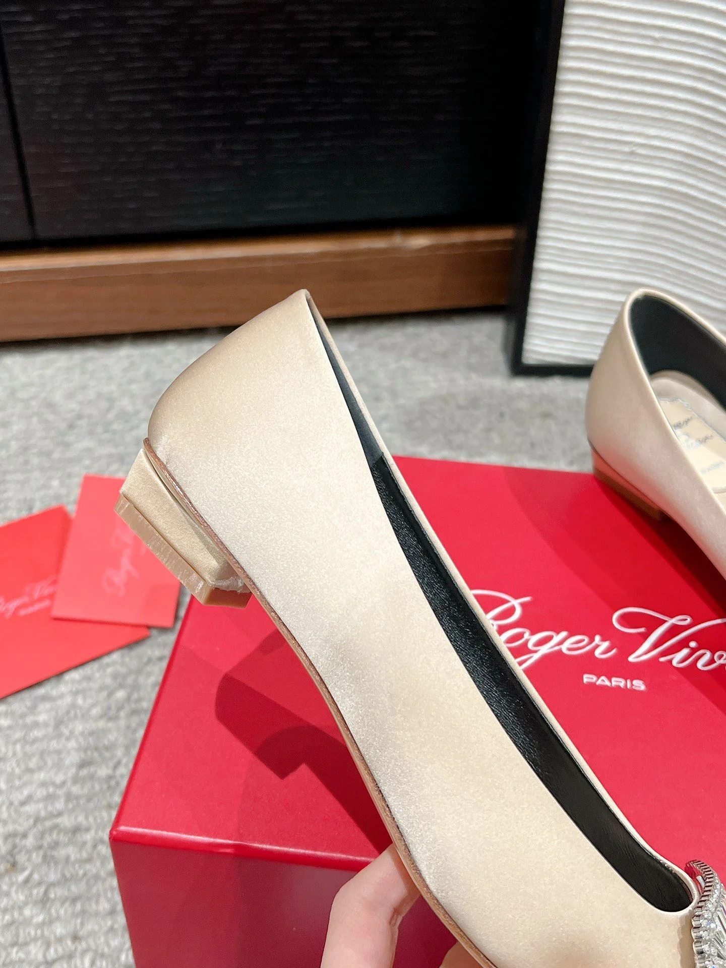 Roger Vivier Shoes Refined 5818