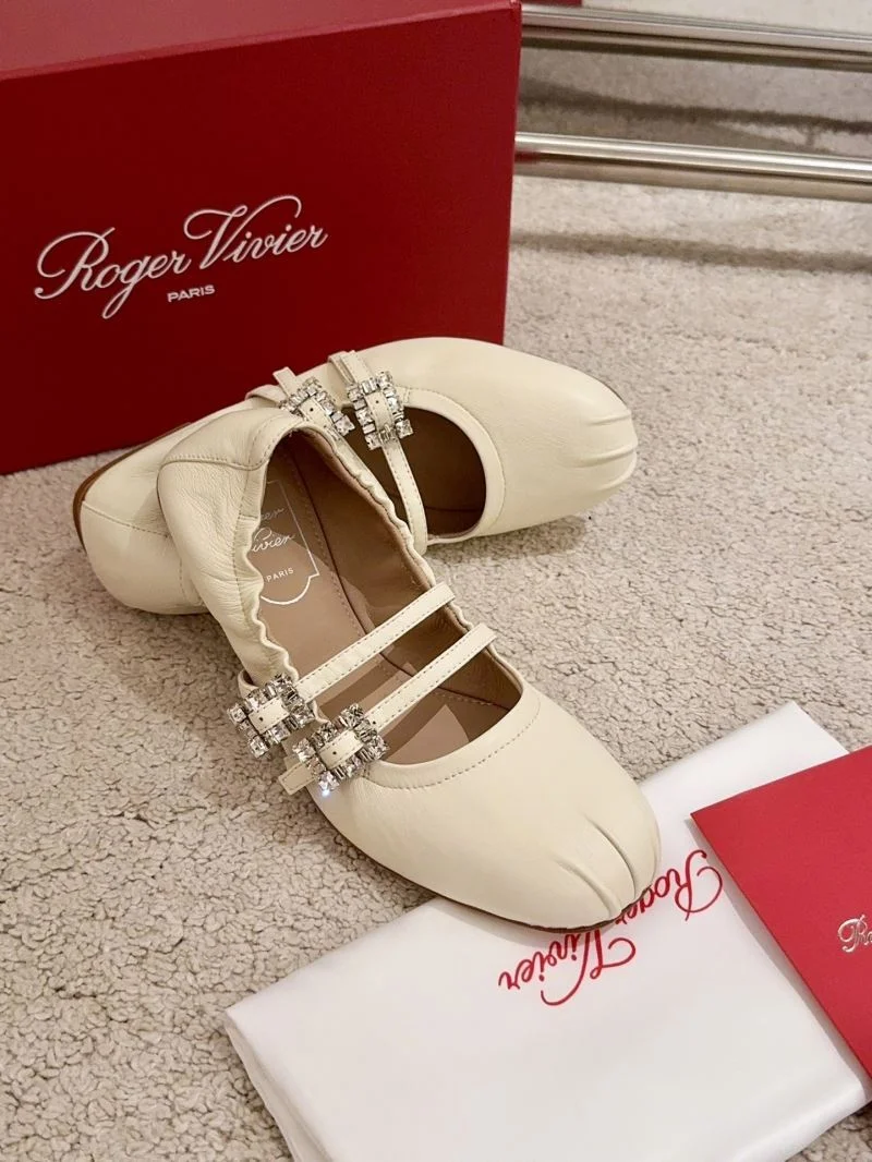 Roger Vivier Shoes Cozy 5811