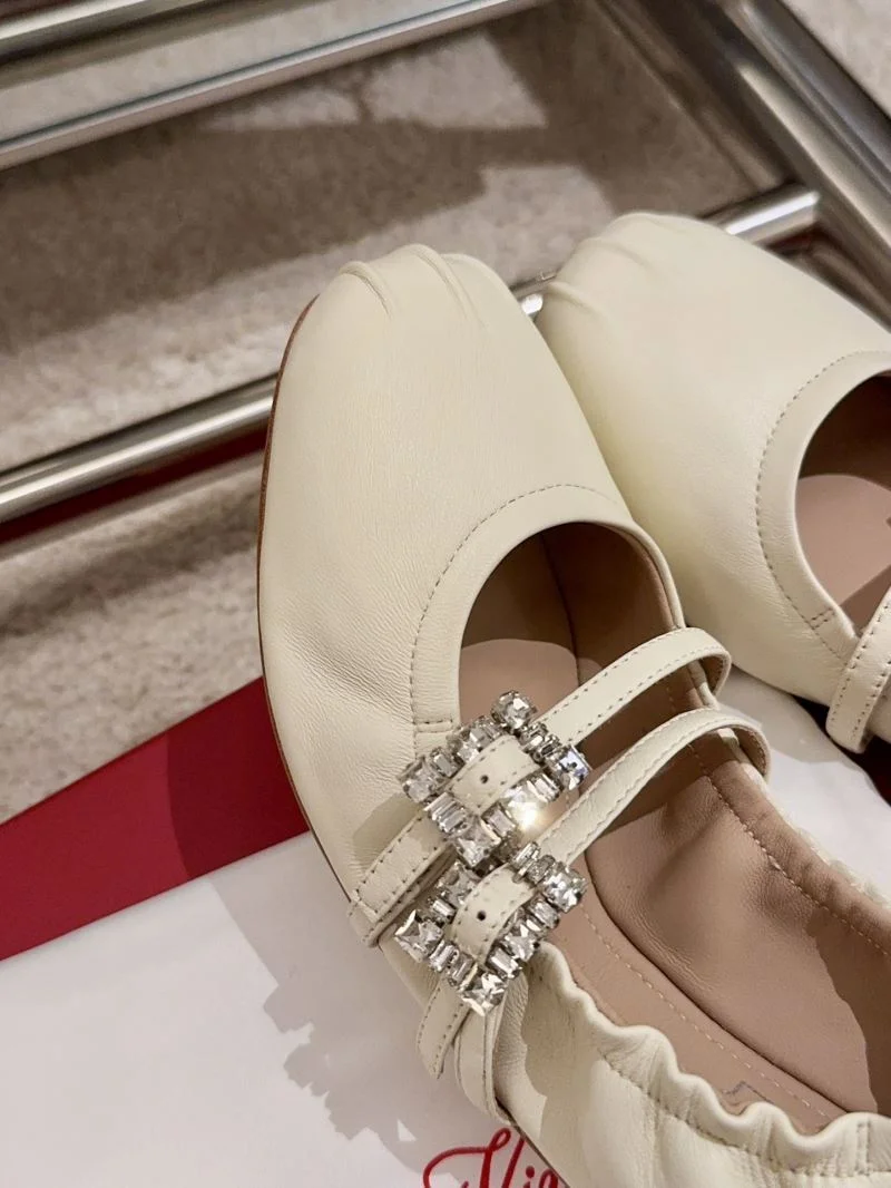 Roger Vivier Shoes Cozy 5811