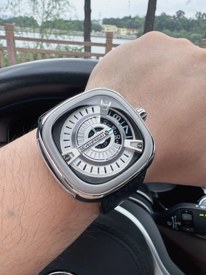 SEVENFRIDAY Watches ComfortFit 202848
