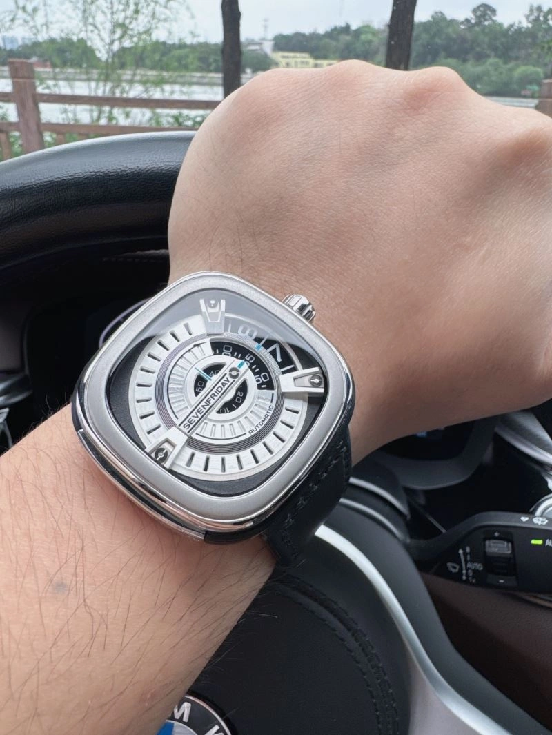 SEVENFRIDAY Watches ComfortFit 202848