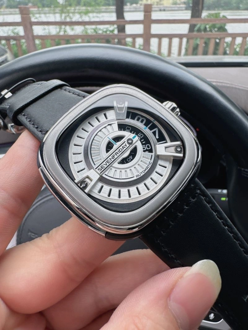 SEVENFRIDAY Watches ComfortFit 202848