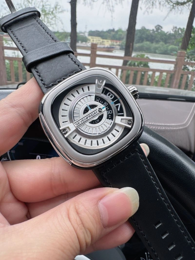 SEVENFRIDAY Watches ComfortFit 202848
