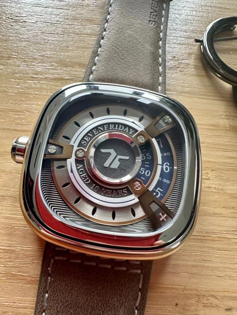 Resilient SEVENFRIDAY Watches 202850