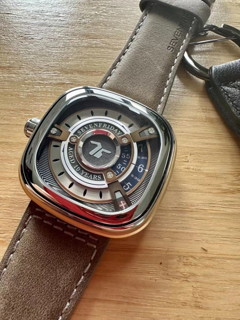 Resilient SEVENFRIDAY Watches 202850